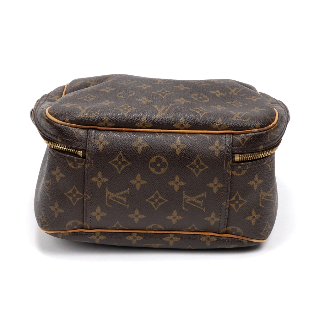 Louis Vuitton Excursion - Picture 6 of 11